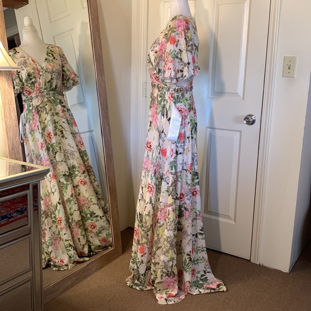 MAC DUGGAL
Floral Print Faux Wrap Flutter Sleeve A Line Gown - Picture 9 of 17